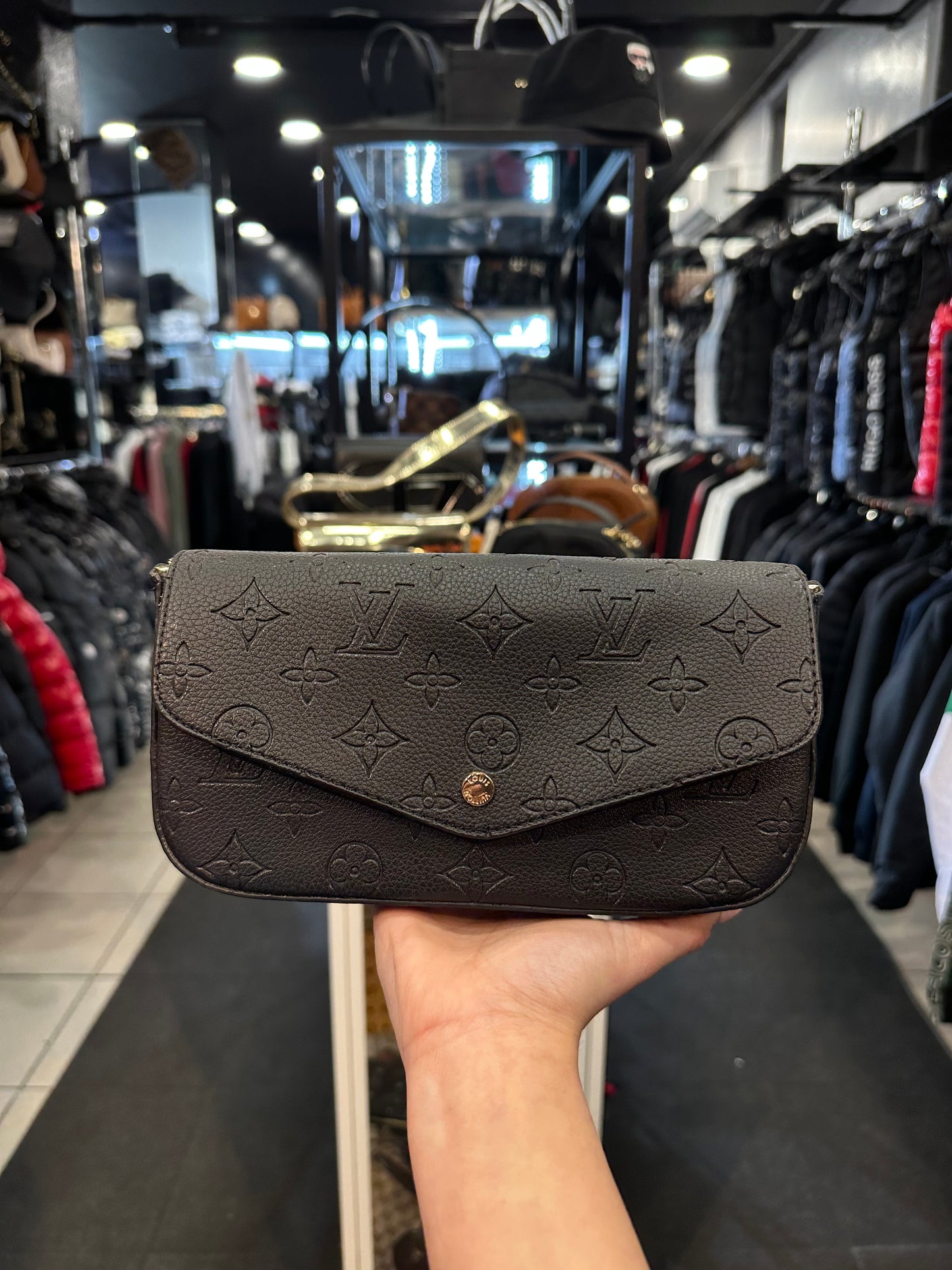 LOUIS VUITTON