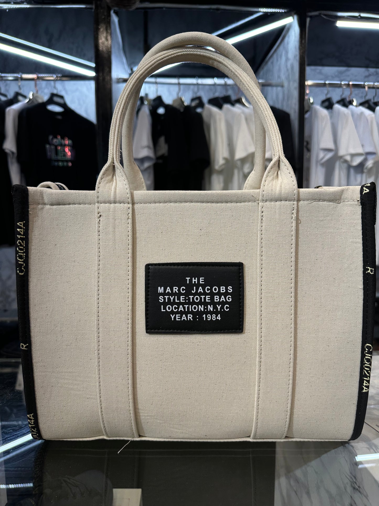 THE TOTE BAG