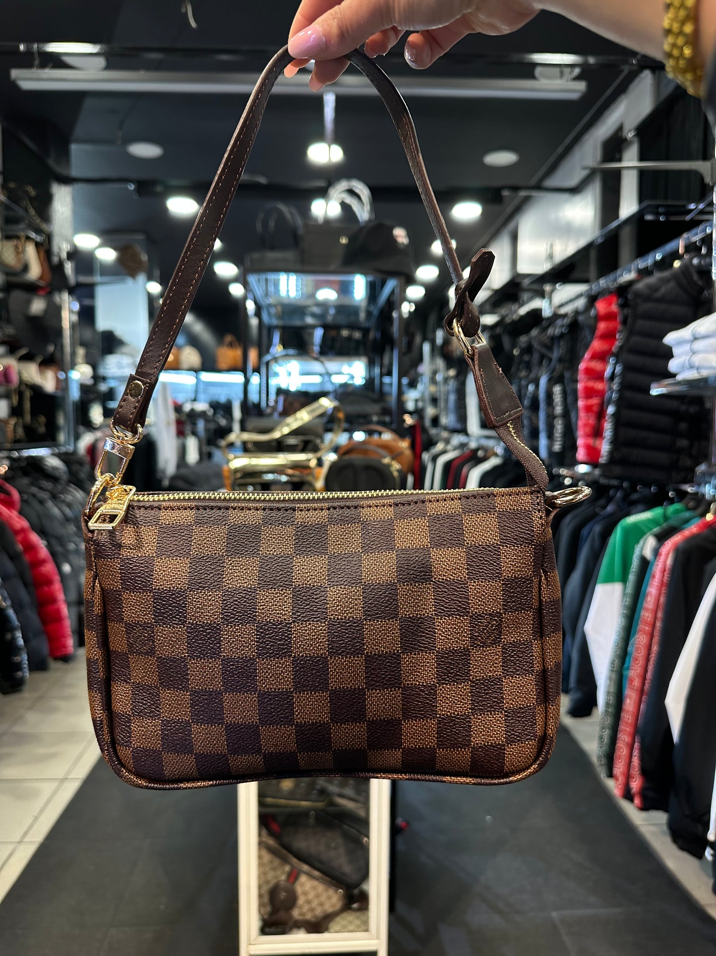 LOUIS VUITTON
