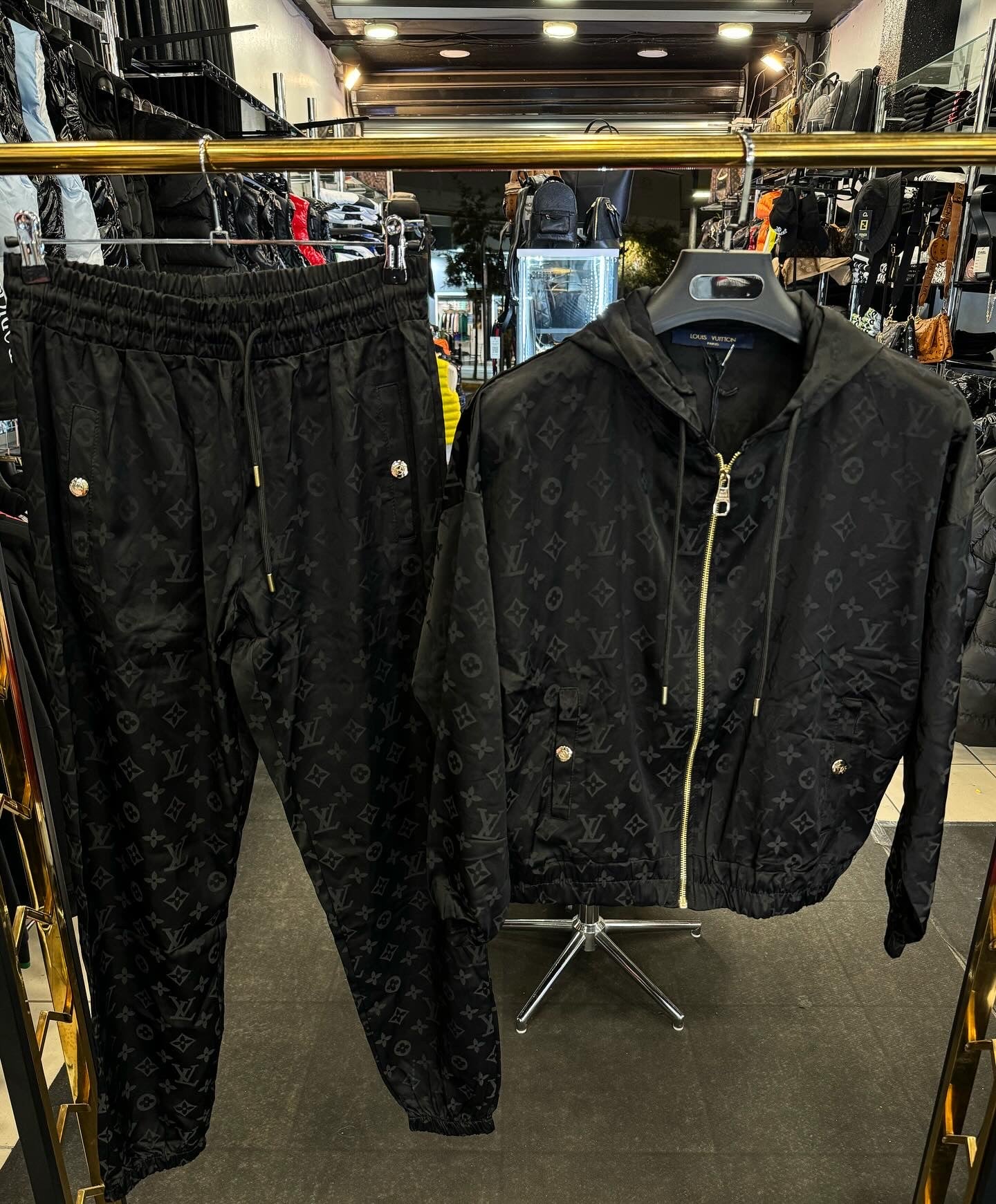 LOUIS VUITTON ΣΕΤ ΓΥΝΑΙΚΕΙΟ SALE