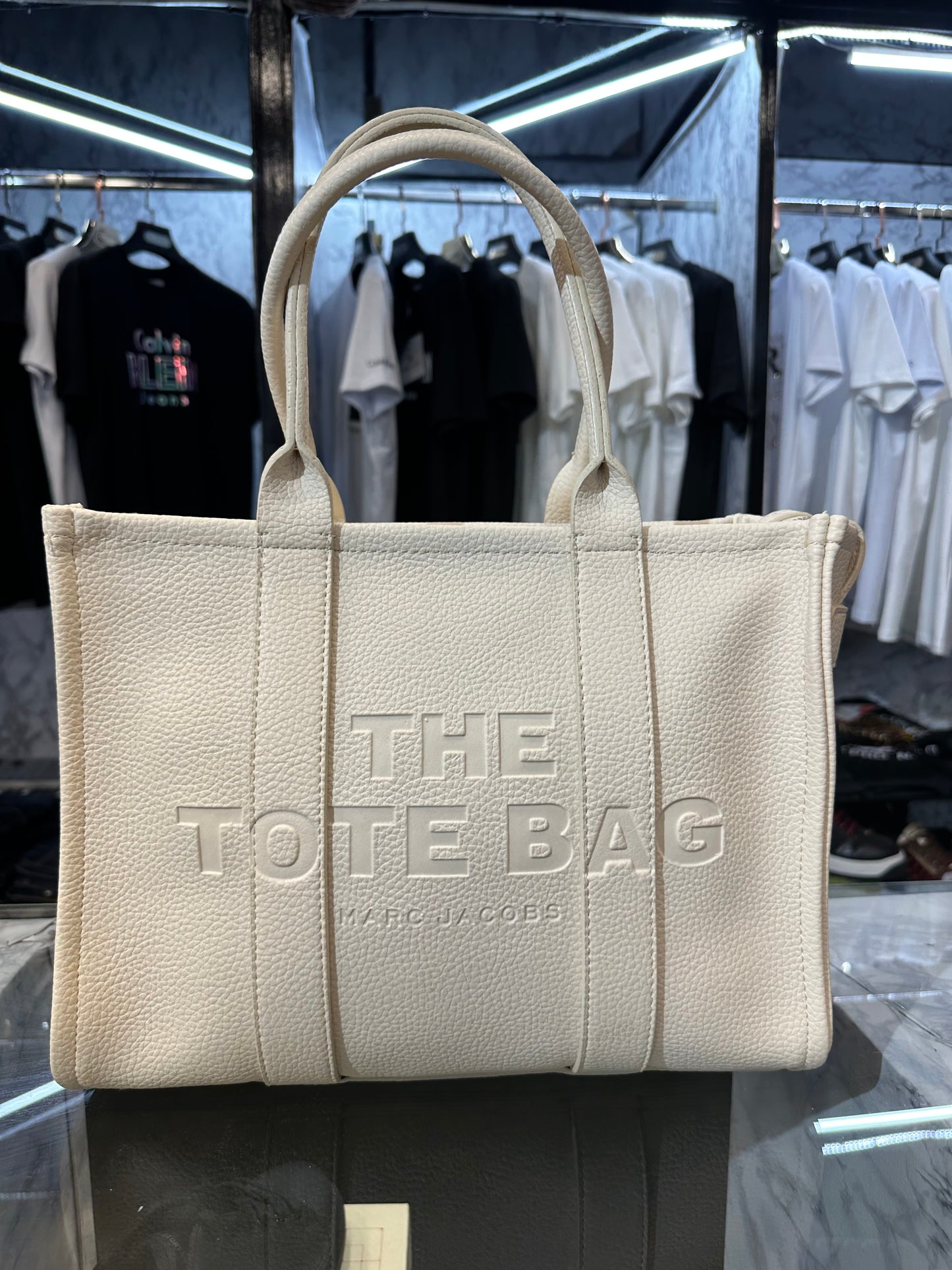 THE TOTE BAG
