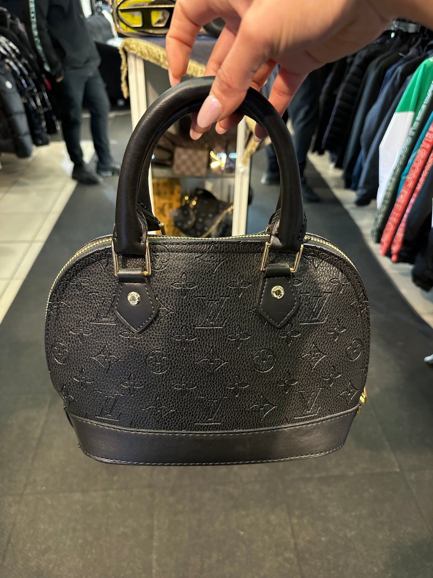 LOUIS VUITTON