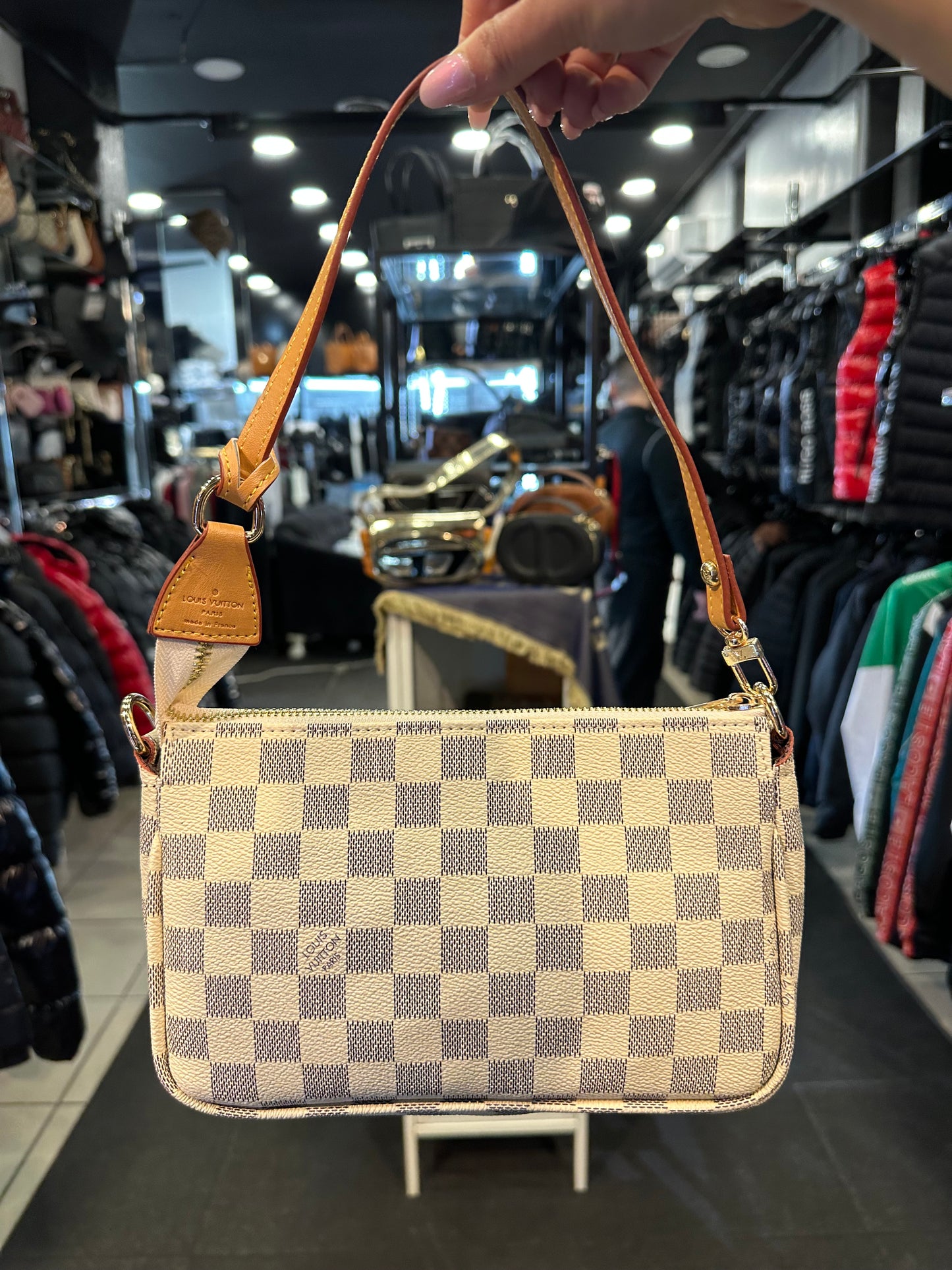 LOUIS VUITTON